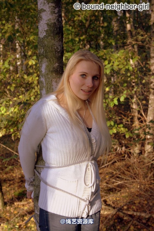 bound-neighbor-girl - Bambi - Tied up in the autumn woods Part 1 第 23 张图片