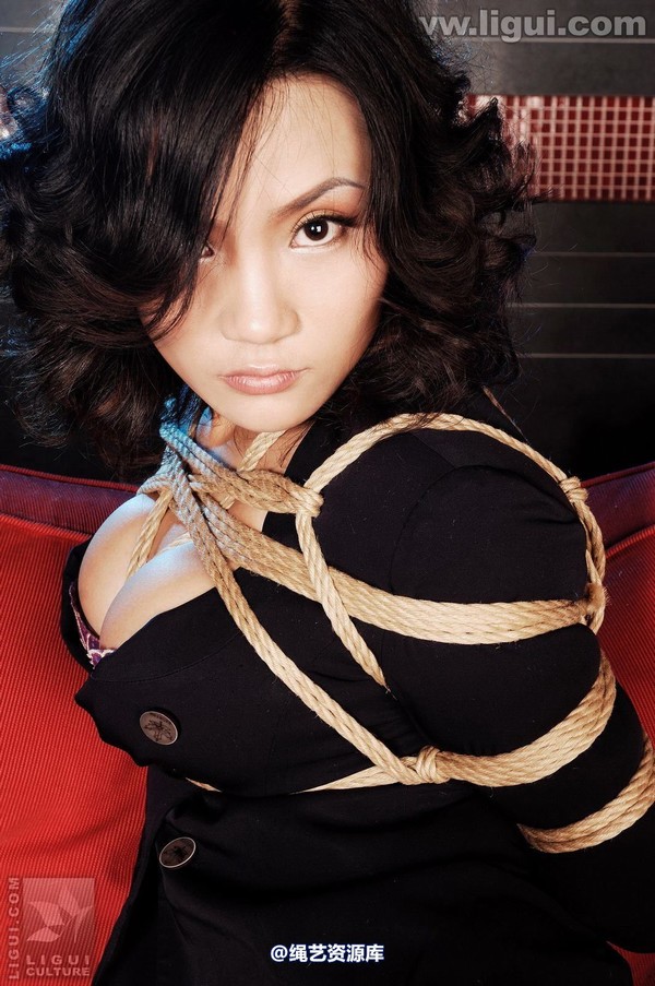 丽柜美束 - 2010-04-02 Lucy 第 12 张图片