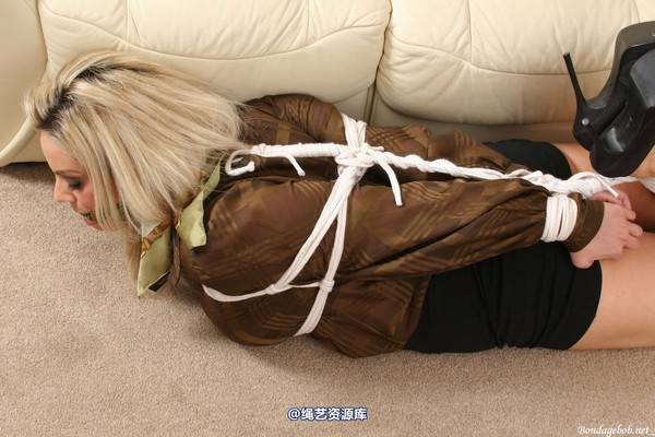 bondagebob - Izzy Tied up at home Pt 5 第 66 张图片