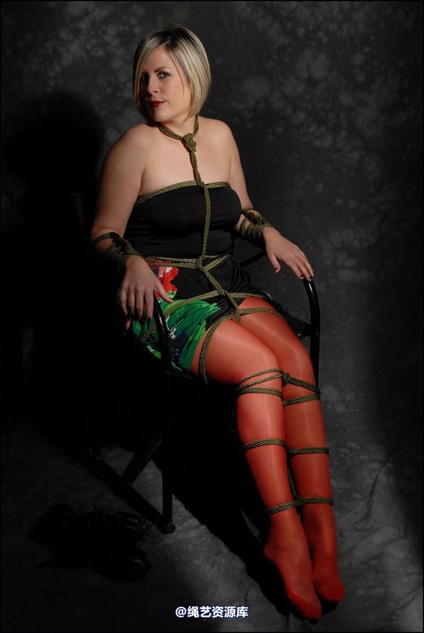 simplytied - Miss P in Red tights 第 26 张图片