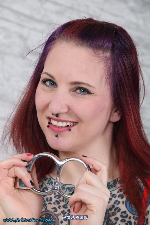 girlsinsteel - Irish 8 handcuffs and legirons 第 26 张图片