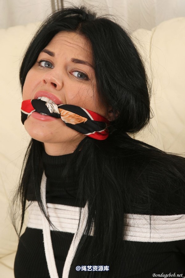 bondagebob - Monica Harris Fretting in a sweater 第 123 张图片