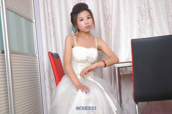 唯美之家 - 丽莎婚纱捆绑2010-7-8 第 24 张图片