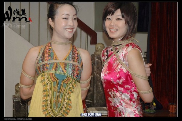 唯美之家 - 2009-6-12美女KB秀之姐妹旗袍 第 99 张图片