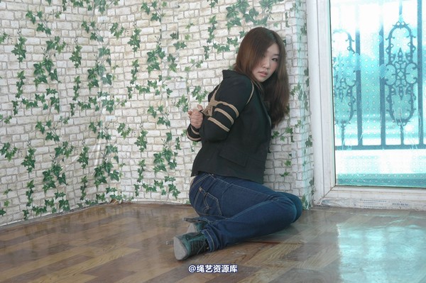 唯美之家 - 黑色西装 第 75 张图片