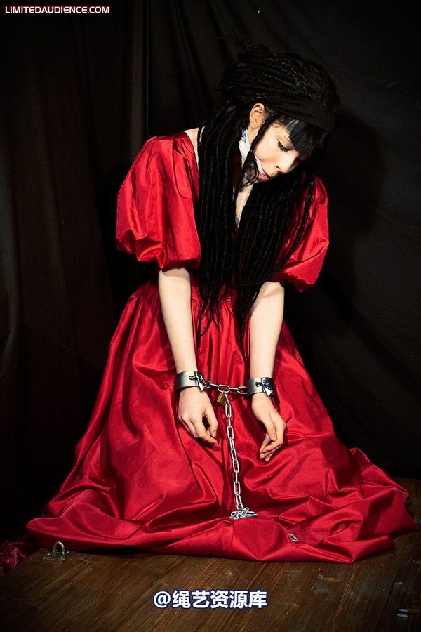 limitedaudience - 2009 catya lex eleven in the dungeon 第 33 张图片