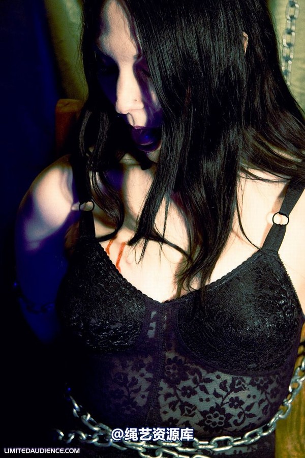 limitedaudience - 2009 elyssia chained vamp 第 21 张图片