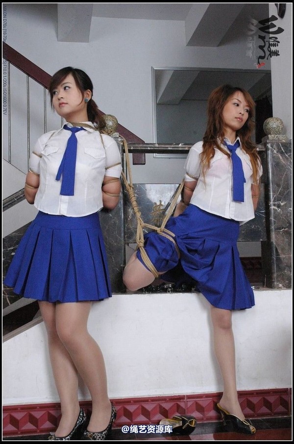 唯美之家 - 2008-09-24制服群绑 第 25 张图片