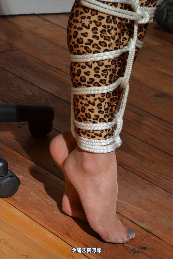 simplytied - JG catsuit 第 32 张图片