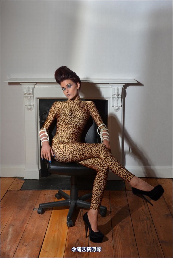 simplytied - JG catsuit 第 8 张图片