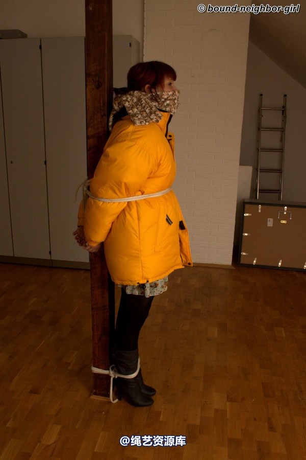 bound-neighbor-girl - Susan - Tied up in winter clothes 2 第 62 张图片