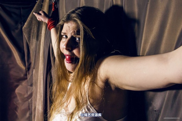 limitedaudience - 2015 alais peach spread in satin 第 38 张图片