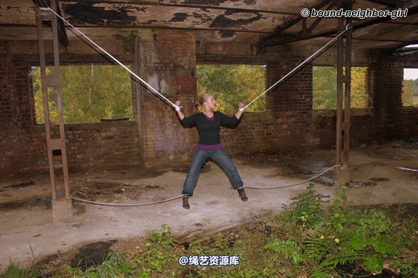 bound-neighbor-girl - Peggy - surprise in the ruins part 3 第 13 张图片