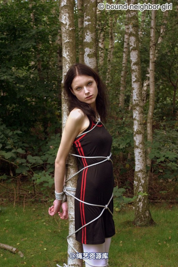 bound-neighbor-girl - Tanja - Tied up in the forest 2 第 32 张图片