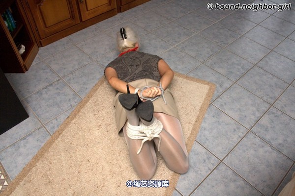 bound-neighbor-girl - Elena - Tied at home 2 第 19 张图片