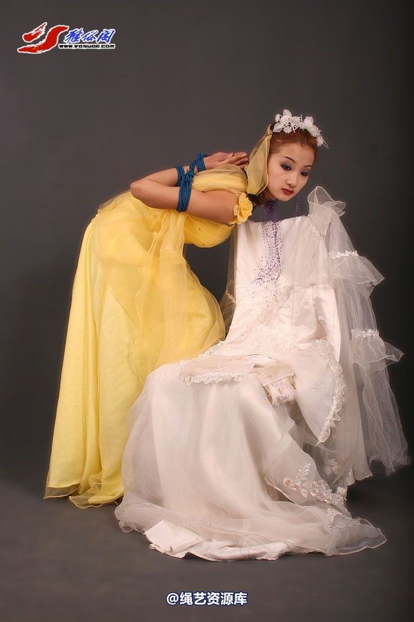 雅俗阁 - 20060402雪儿黄色婚纱 第 79 张图片