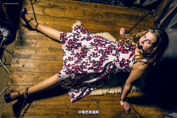 limitedaudience - 2015 alais peach spread and chained 第 32 张图片