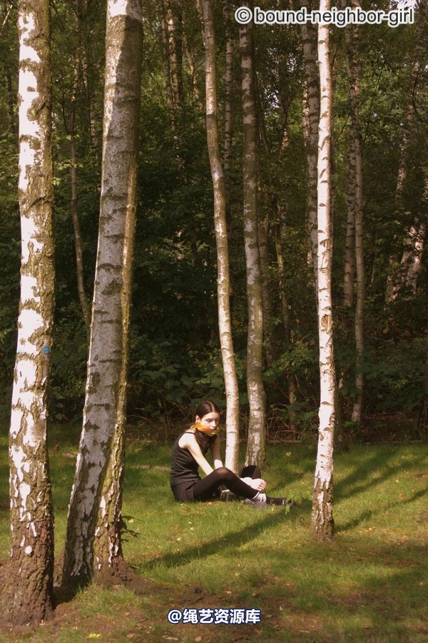bound-neighbor-girl - Tanja - Tied up in the forest 1 第 47 张图片