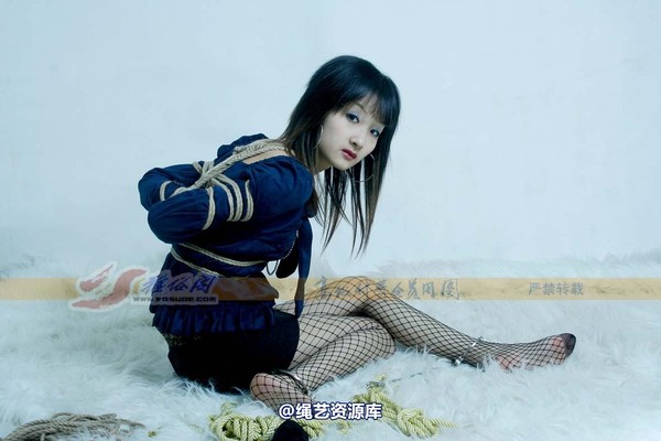 雅俗阁 - 20070404雪儿制服 第 32 张图片