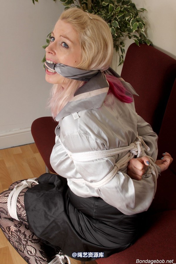 bondagebob - Temptress Kate The waiting Room 第 43 张图片