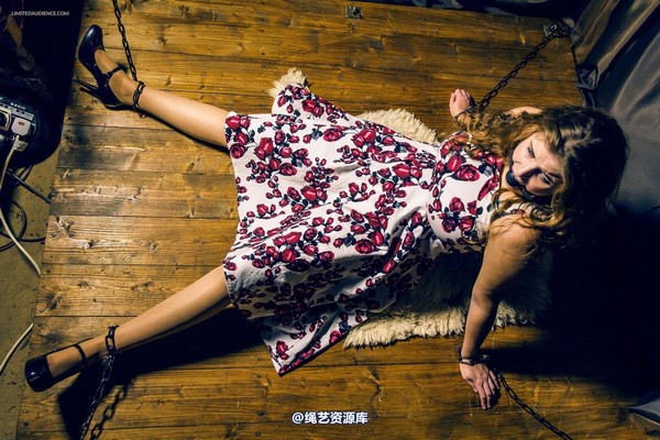 limitedaudience - 2015 alais peach spread and chained 第 27 张图片