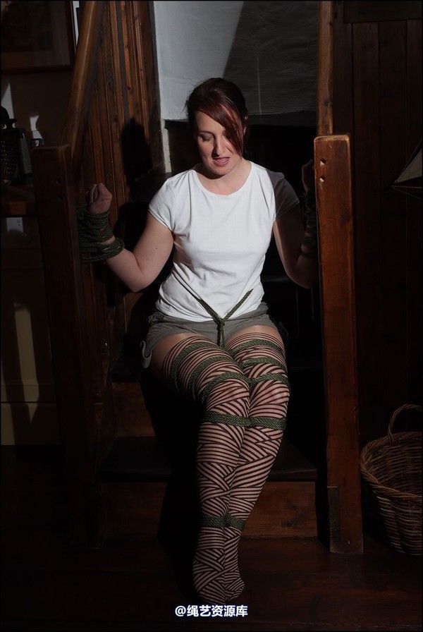simplytied - SammieB Stair tied 第 13 张图片
