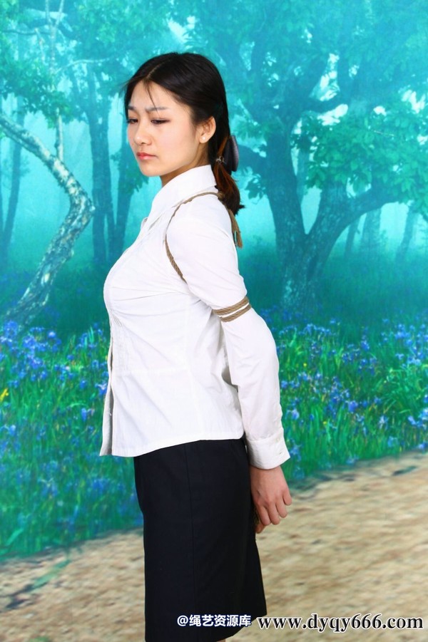 典雅倩影 - 509-押解女白领哓哓 第 18 张图片
