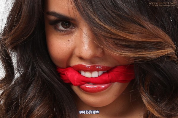 miss-sweet - RED SCARF LOLA 第 184 张图片
