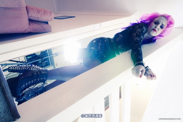 limitedaudience - 2013 assisted suicide cuffed 第 5 张图片