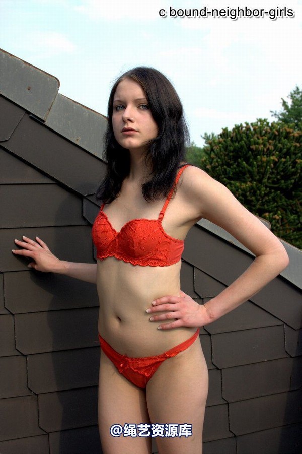 bound-neighbor-girl - Tanja sunbathing 第 4 张图片