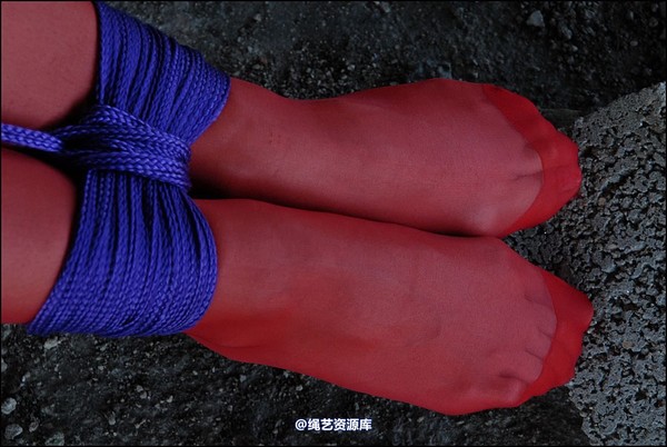 simplytied - More red tights in the Sun 第 33 张图片