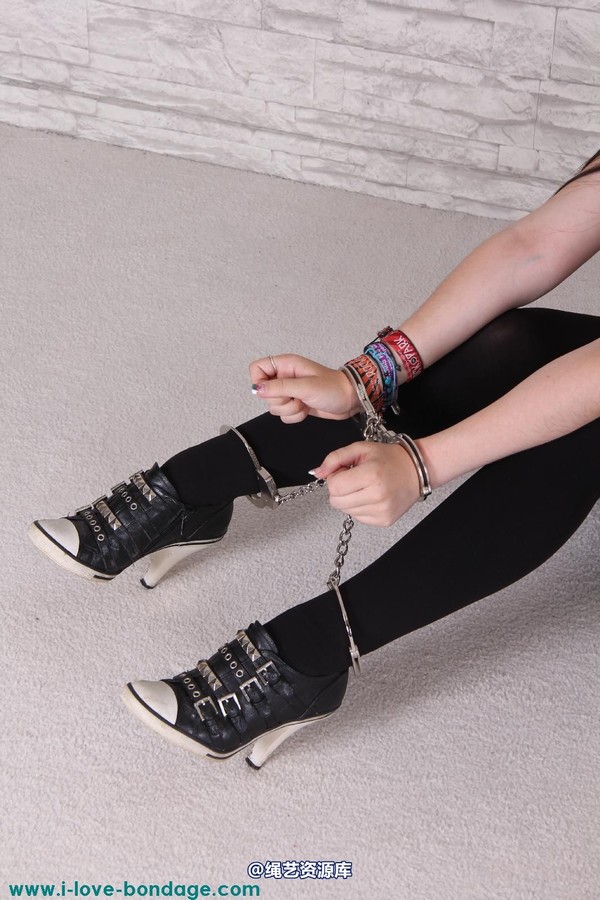 girlsinsteel - First time hogtied 第 10 张图片