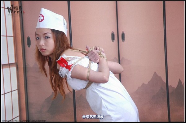 唯美之家 - 2008-11-5萱萱护士装 第 13 张图片