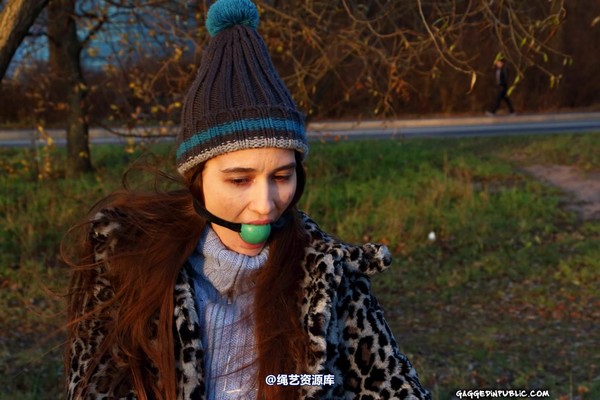 gaggedinpublic - gip402 第 37 张图片