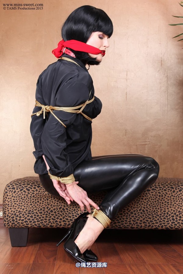 miss-sweet - ILSA IN BLACK 第 79 张图片