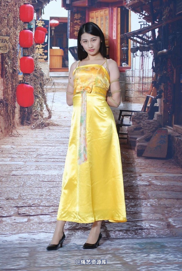 唯美之家 - 新模萧萧黄礼服 第 113 张图片