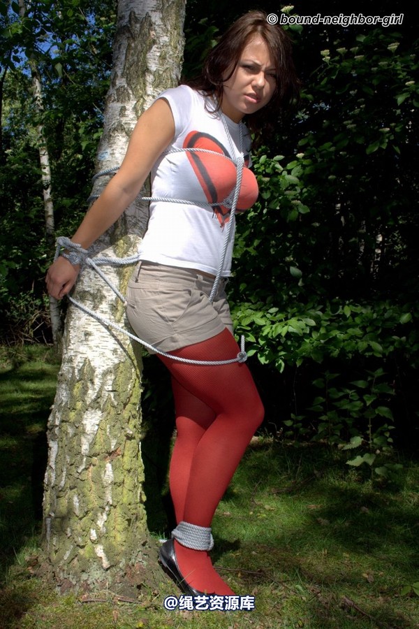 bound-neighbor-girl - Guest Helena - Tied up in the forest Part 1 第 25 张图片