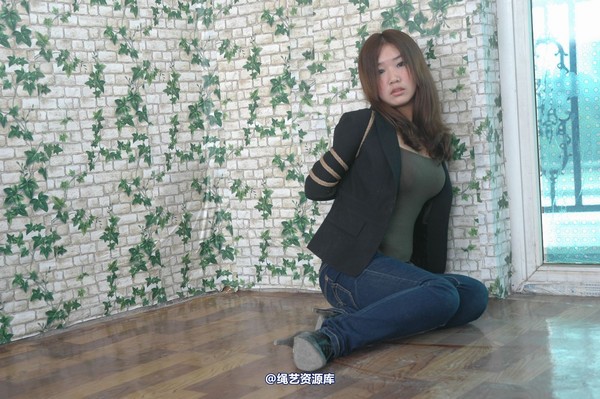 唯美之家 - 黑色西装 第 87 张图片