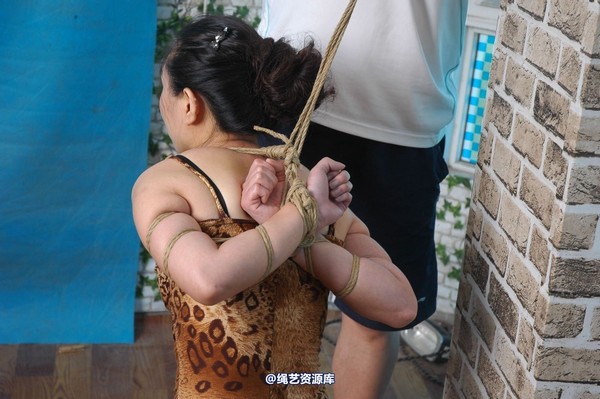唯美之家 - 晶晶豹纹吊带2010-8-26 第 97 张图片