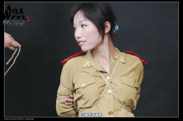 唯美之家 - 2008-08-06水柔军装 第 28 张图片