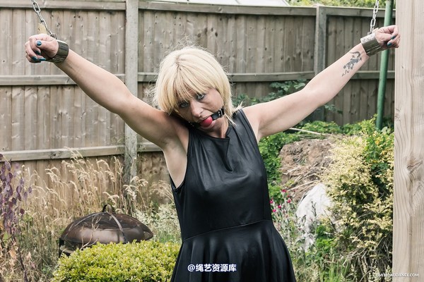 limitedaudience - 2014 kimmy louise powerless in chains 第 9 张图片