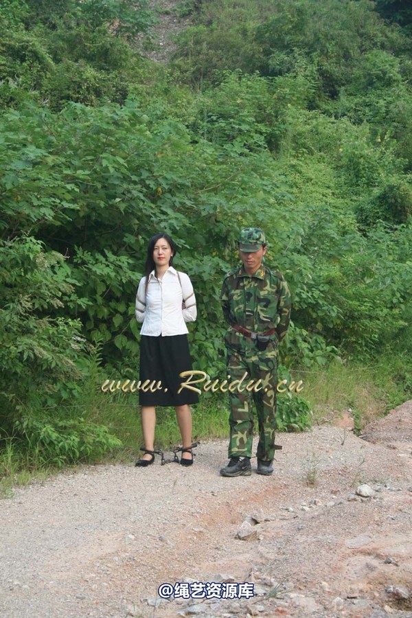 锐度主张 - 20071125第44期 宝宝室外捆绑图，有押解 第 16 张图片