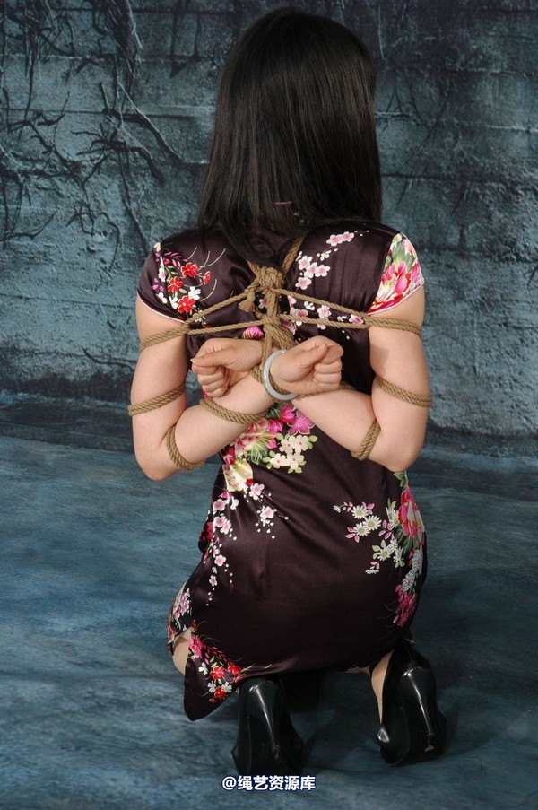 唯美之家 - 婉儿黑旗袍 第 143 张图片