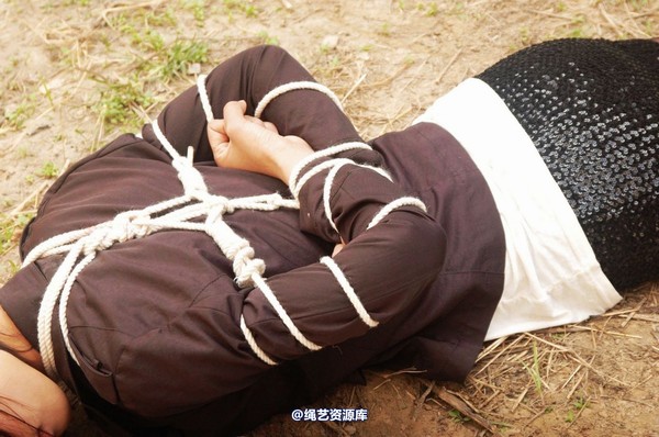 mj影视 - 倾心罪恶红唇3 第 92 张图片
