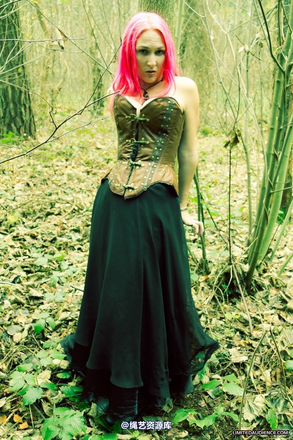 limitedaudience - 2012 elyssia cuffed in the woods 第 5 张图片
