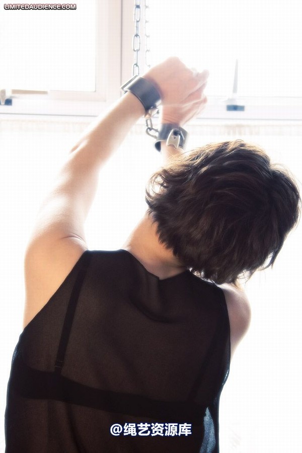 limitedaudience - 2009 ellie west shackled by the window 2 第 16 张图片
