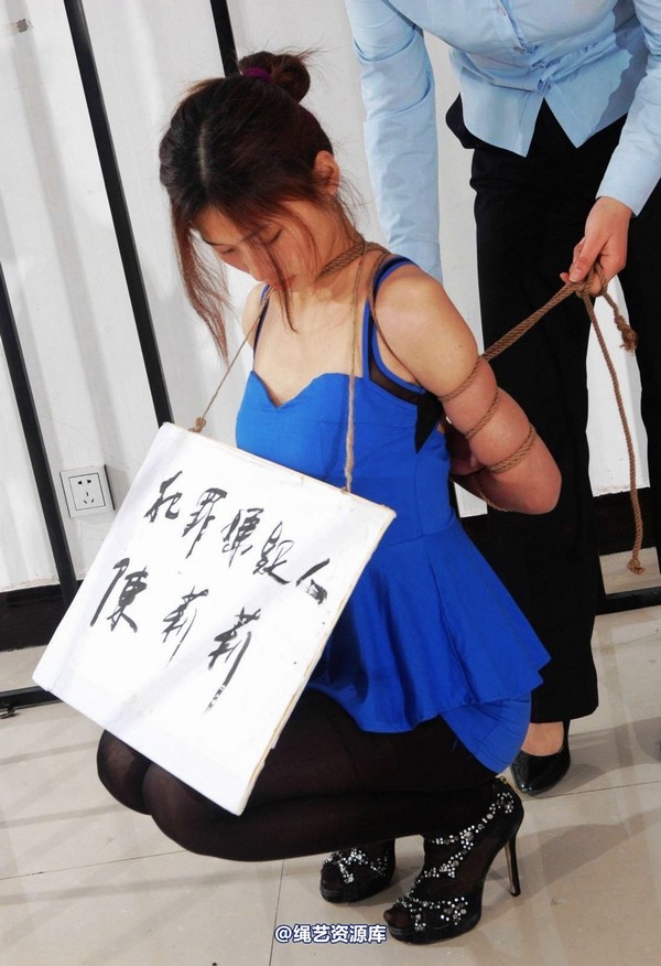 mj影视 - 倾心 前凸后翘的性感黑丝女犯-2013-03-26 第 183 张图片