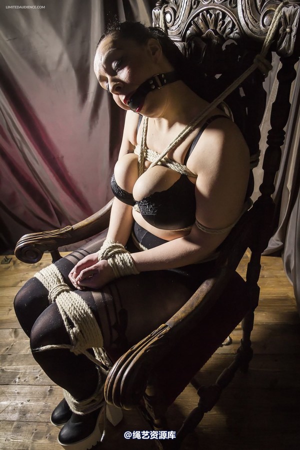 limitedaudience - 2014 anastasia sitting still 第 18 张图片