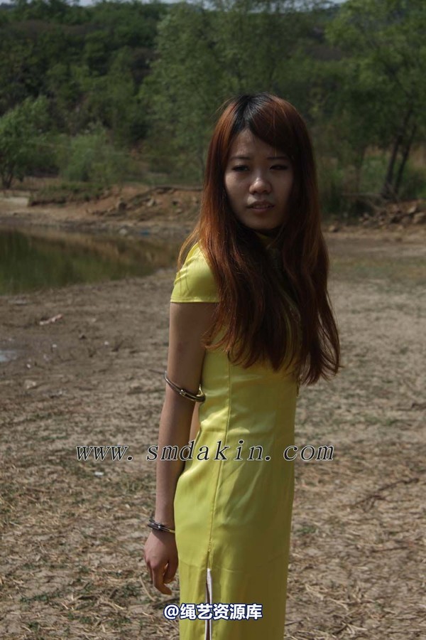 锐度主张 - 黄旗女子林中镣铐模特：玲玲 第 52 张图片