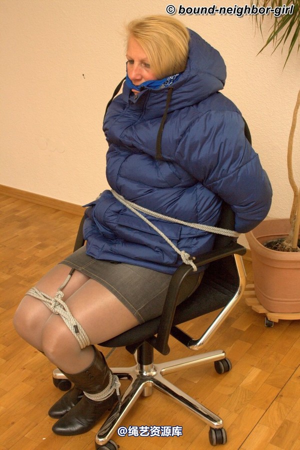 bound-neighbor-girl - Isabel - Tied at home and in the office 2 第 27 张图片